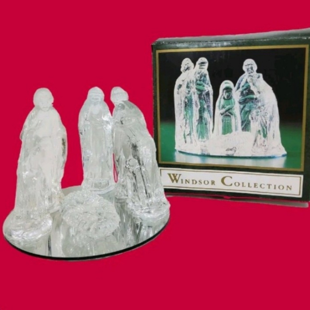 Windsor Collection Crystal Glass 6 pc. Nativity Set Mirror Included. 3-4"